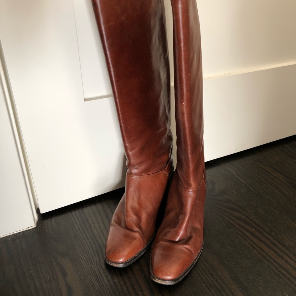 Italian woman’s leather Bally boots so 7.5 AA